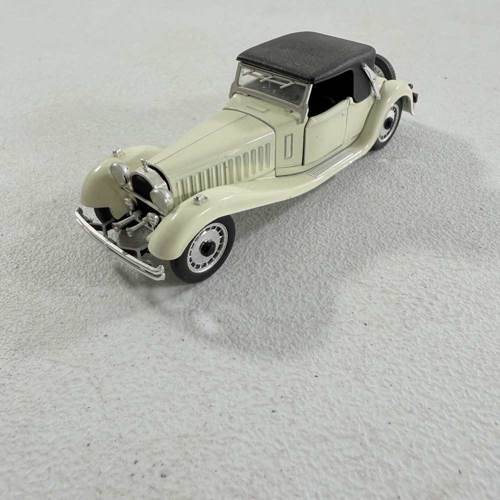 RIO Bugatti Royale 41-1927 White 1/43 Scale‎ Model Car Made In Italy